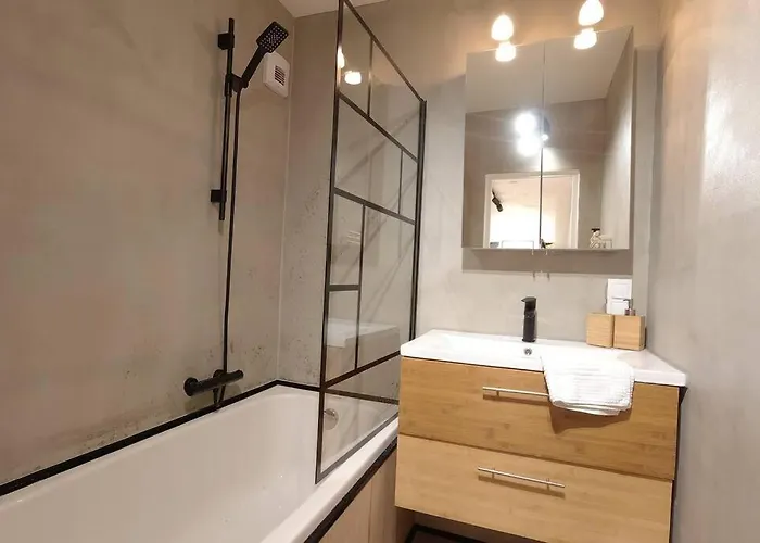 Bu Designer-apartment Next To Metro U1 Διαμέρισμα *